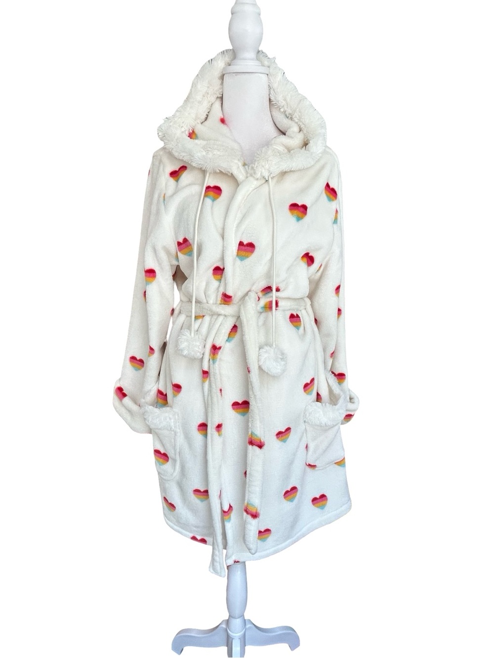 P.J. SALVAGE white plush multicolor heart print robe W hood and Pom poms  XL